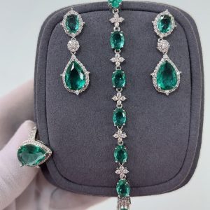 EARING AND MATCHING BRACELET WITH RING